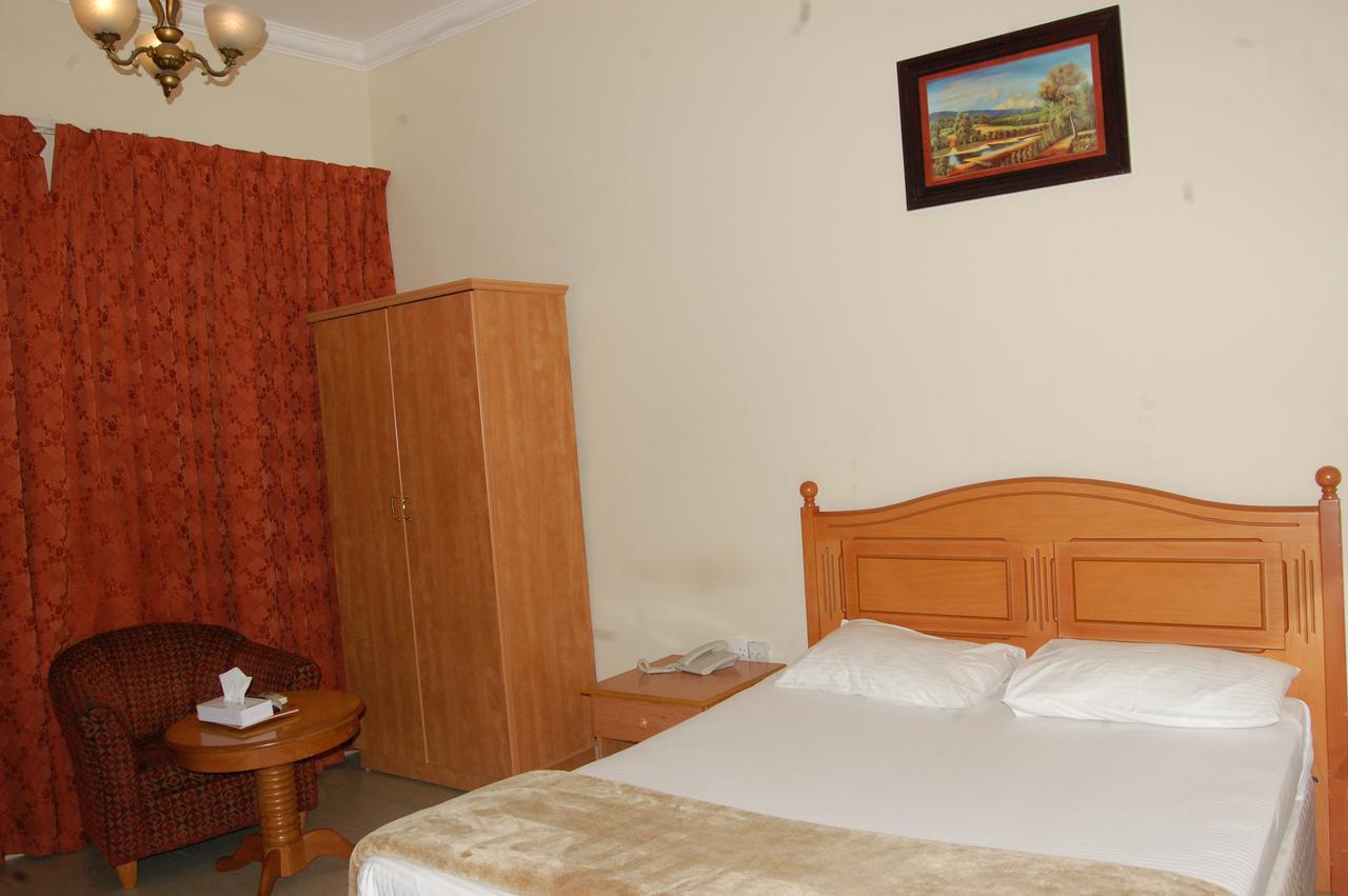 Al Amwaj Hotel Charjah Extérieur photo