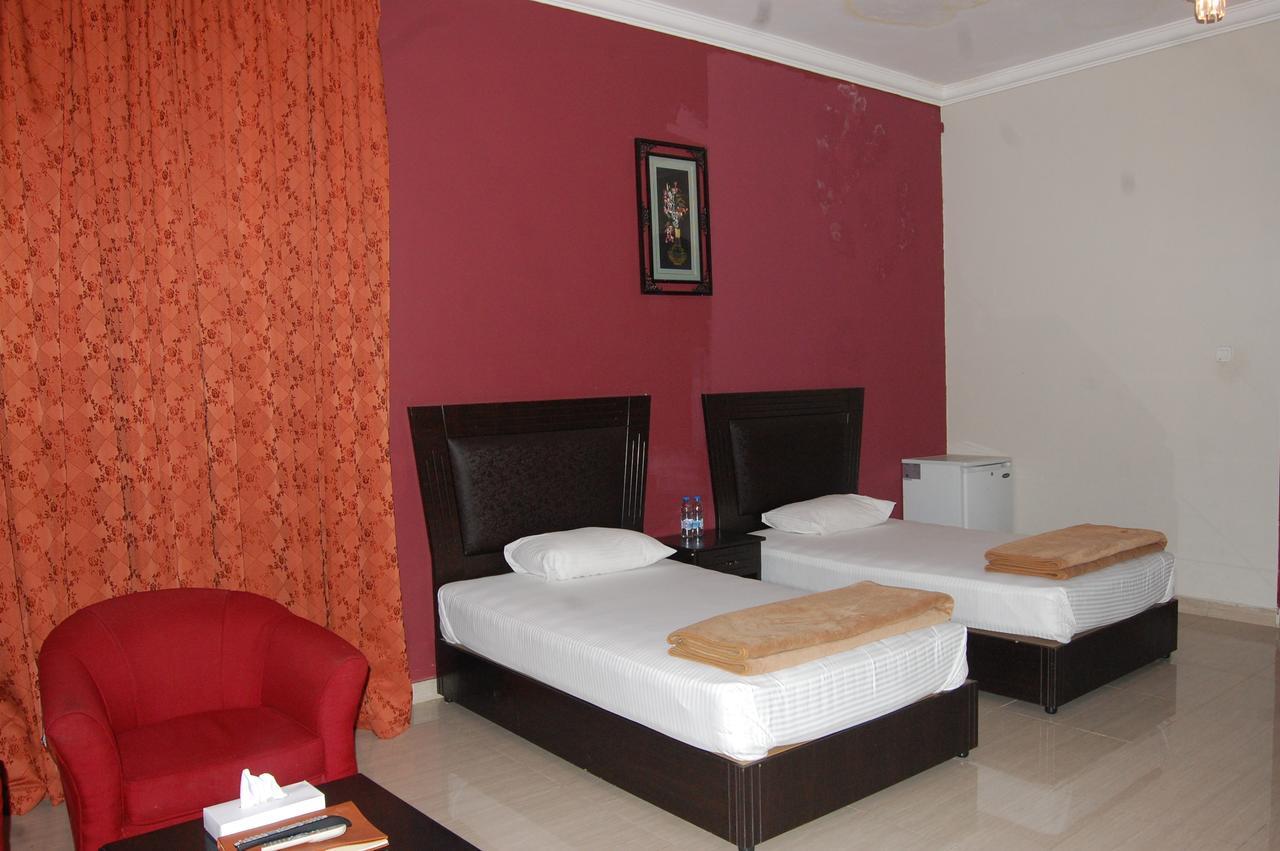 Al Amwaj Hotel Charjah Extérieur photo