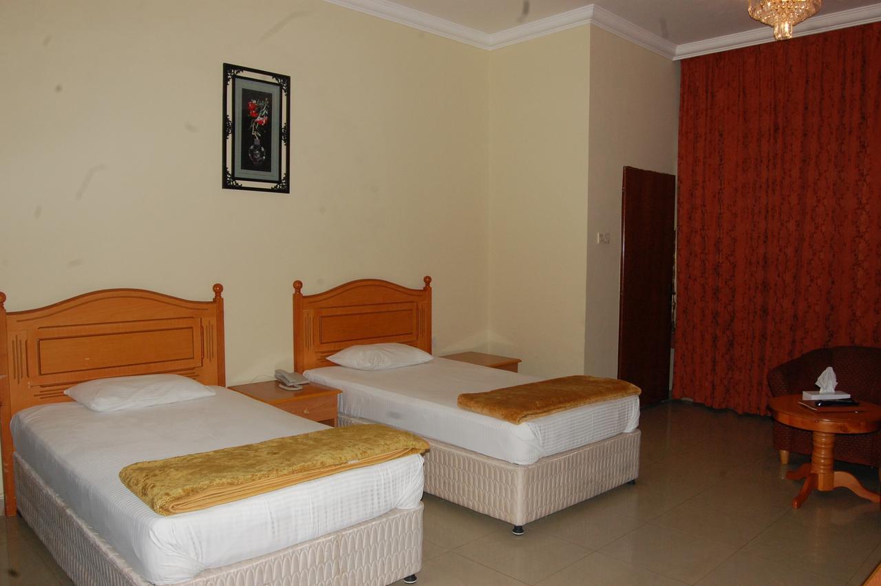 Al Amwaj Hotel Charjah Extérieur photo